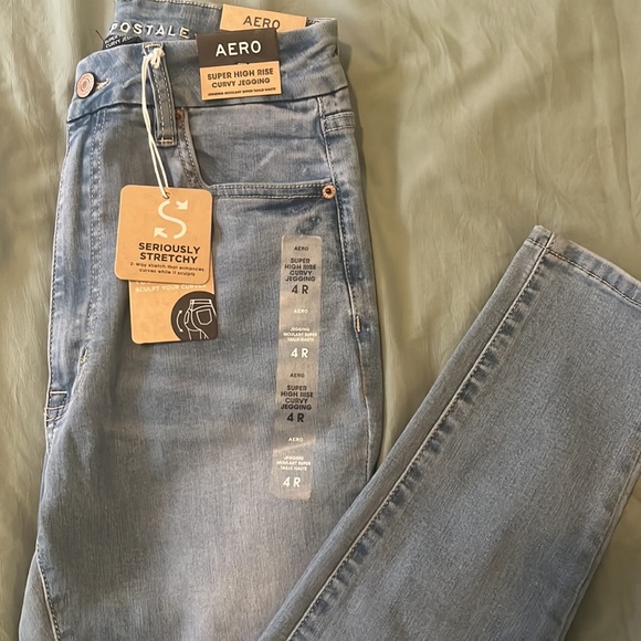 NWT - Super High Rise Curvy Jegging - Picture 5 of 5